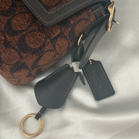 Coach Etta Small Flap Shoulder Bag In Signature Chenille - Picture 5 of 10